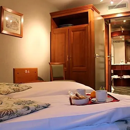 Le Hotel