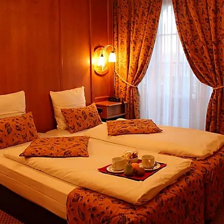 Le Hotel 3*
